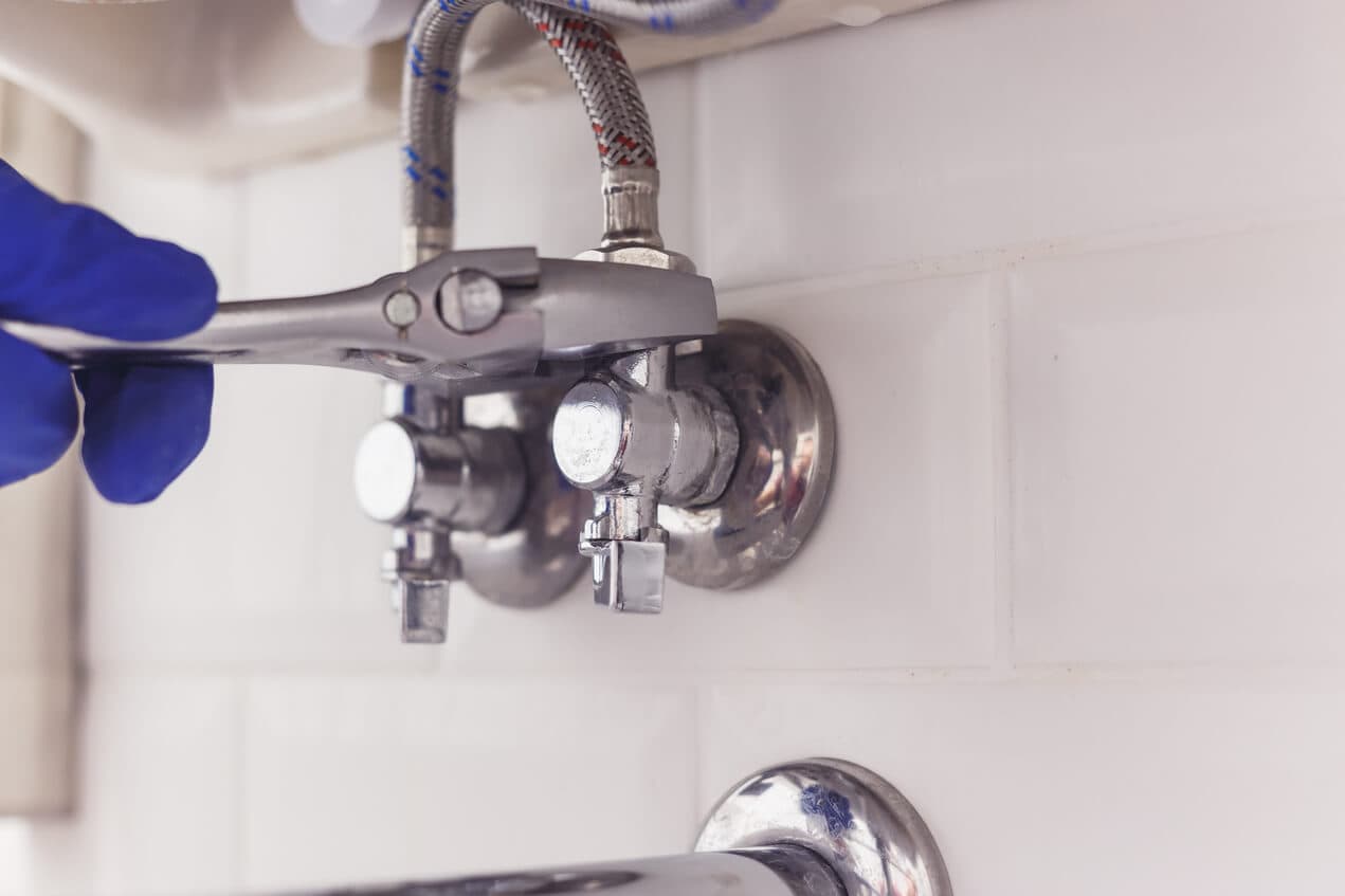 Recherche de fuite plomberie dans une salle de bain